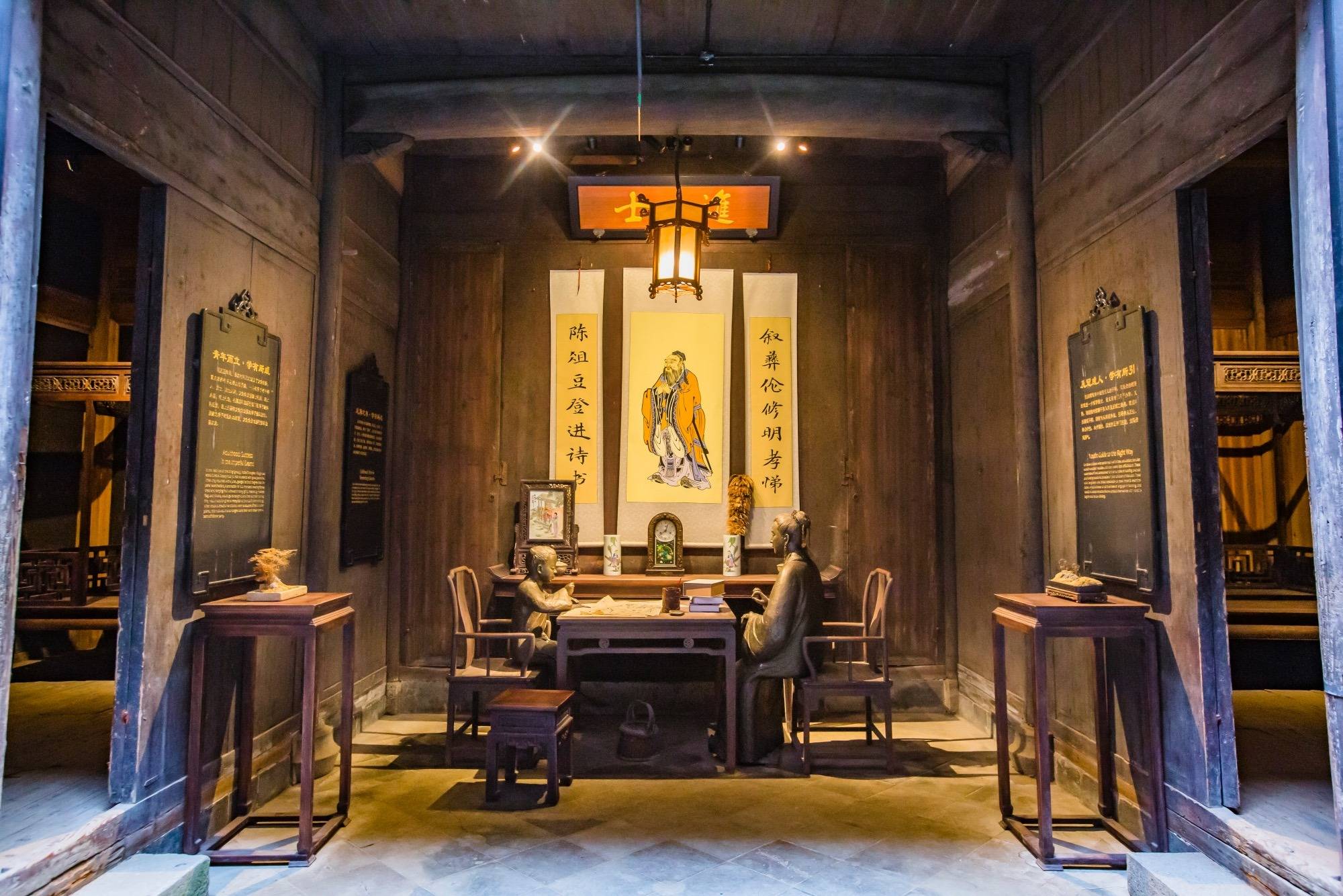 安徽皖南呈坎古镇,村中藏有众多古建筑,还有着神秘奇特的风水