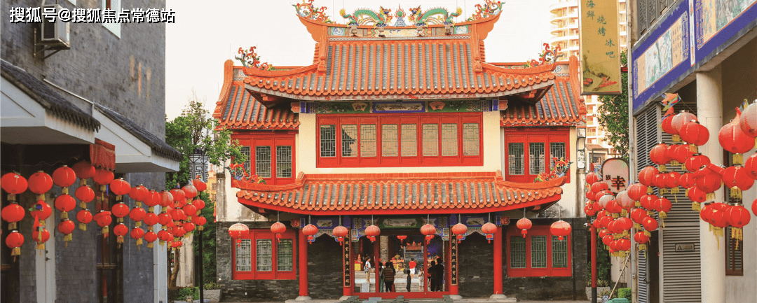 【天后宫】,妈祖是沿海地带人民十分景仰的民间神祗,传说每逢有人海中