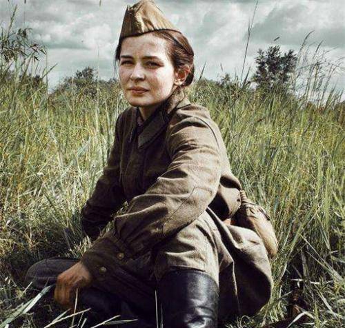 栽培的女狙击手,也是斯大林最信任的人,如今怎样_柳德米拉_战争_德军