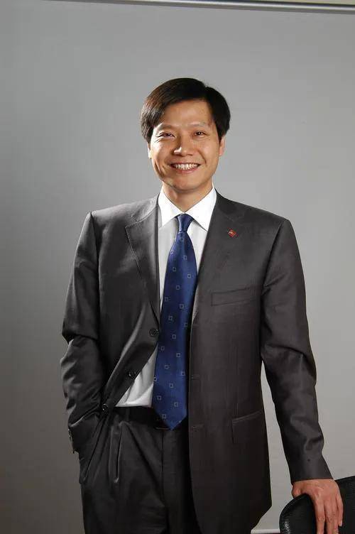 开挂一般的创业经历究竟缘起何处_雷军_小米_金山