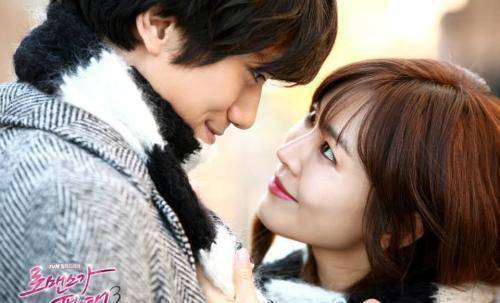 男二号金明洙也是当年的万人墙头,韩剧吧吧草,在剧中饰演盛骏女友的赵