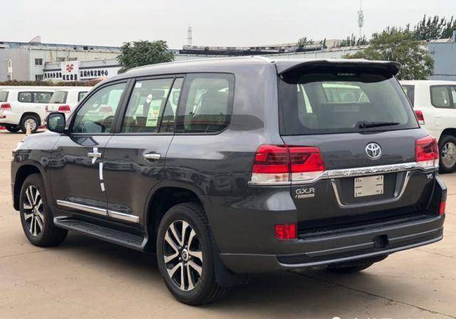 2020款"丰田陆巡"4000gt到港,4.0v6 电尾门,霸气十足!