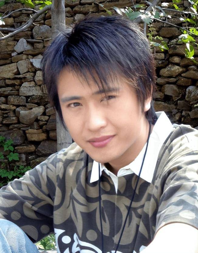 杨帆:重返老东家,以电视著名主持人身份到辽宁卫视"指导工作"_向海