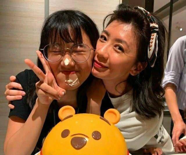 话说,梧桐妹毕业典礼的时候可以说是一个活久见的时刻,那是因为在梧桐