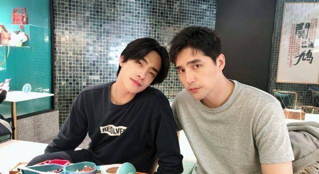 可高冷可逗比,宝藏男孩藏不住了_阿云嘎_感觉_气质