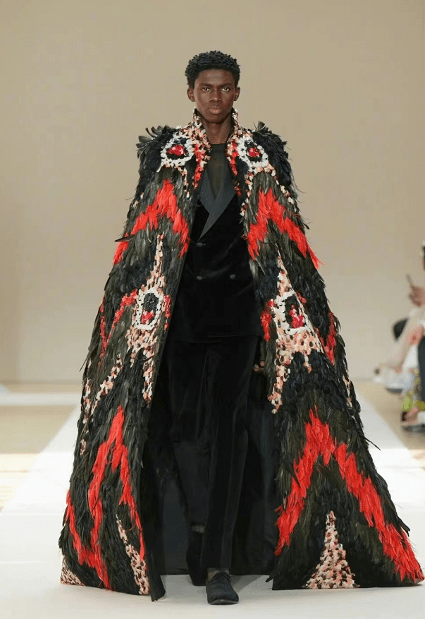 蔡徐坤24岁生日排面真大!