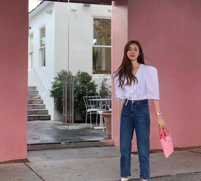 知名度不高,却凭借出众的穿衣品味受到追捧,她就是车婧媛_静媛_春夏