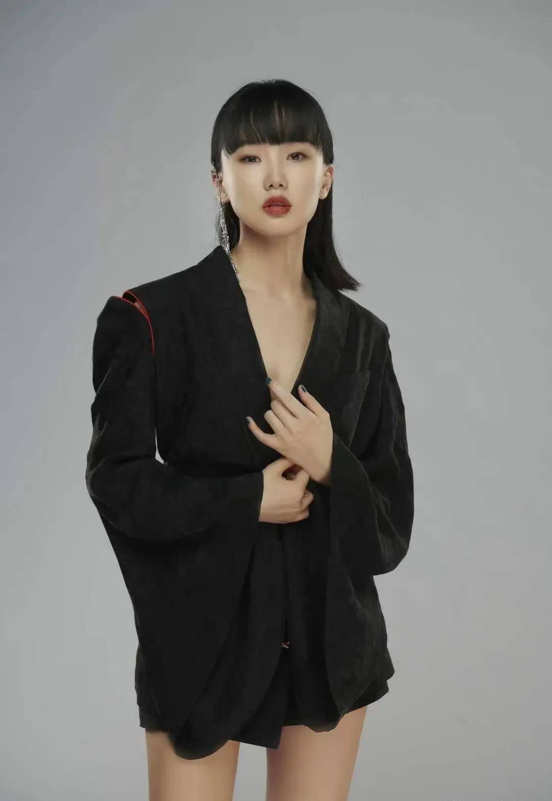 乘风破浪的姐姐,黄龄,时尚歌姬,女人最高级的美是骨子里的媚_声音
