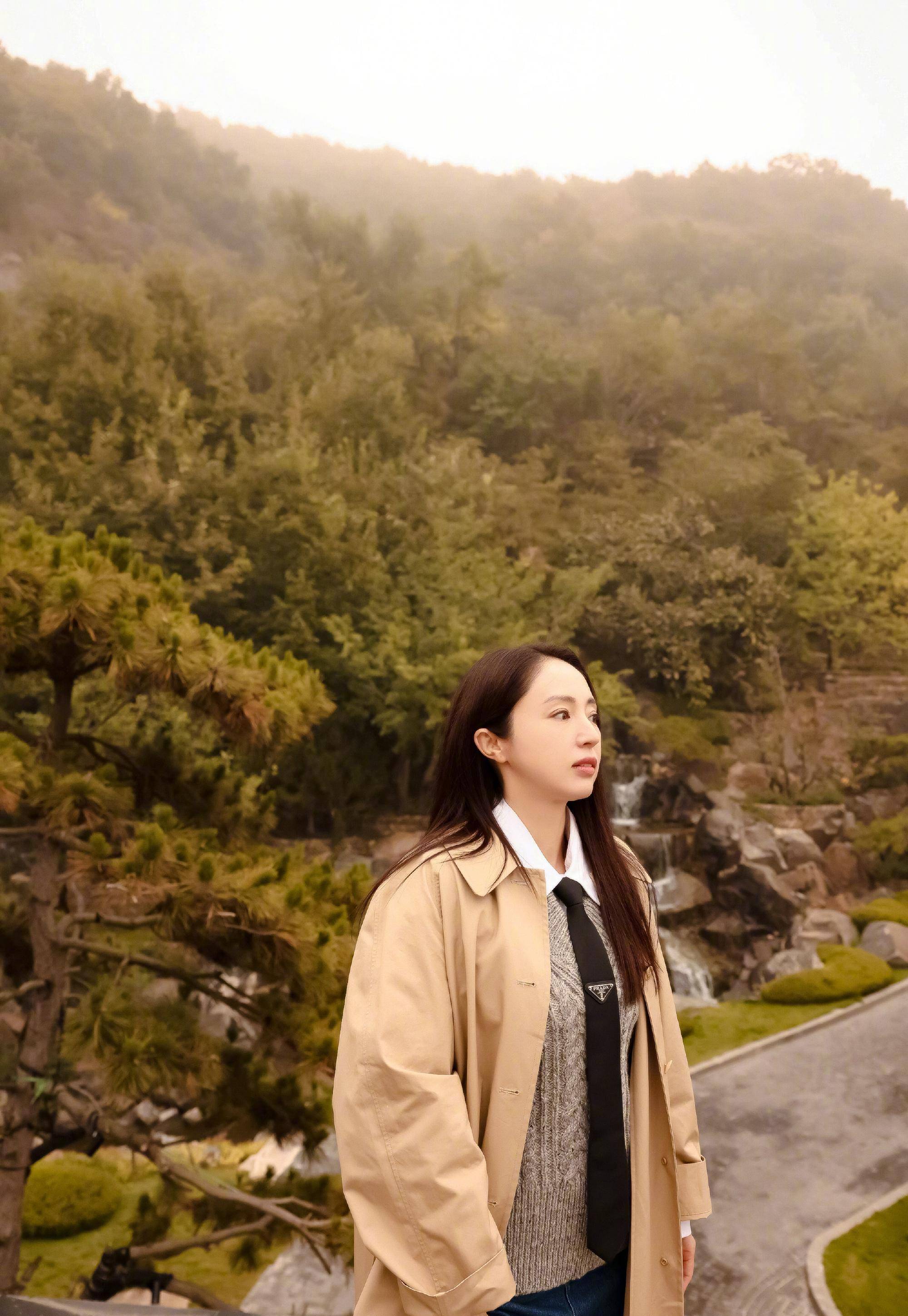 董璇晒自拍照,自信美出你的想象,南星的妈妈,曾艳压多少女主_生活