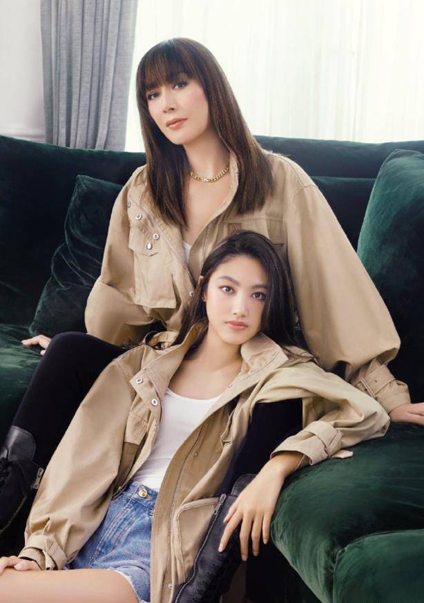 任达华女儿晒潜水画面,秒变美人鱼,和妈妈年轻时身材一样好_任晴佳