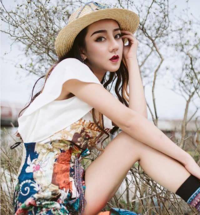 自称云南迪丽热巴,个性古怪言辞犀利,为蹭热度各种上节目!