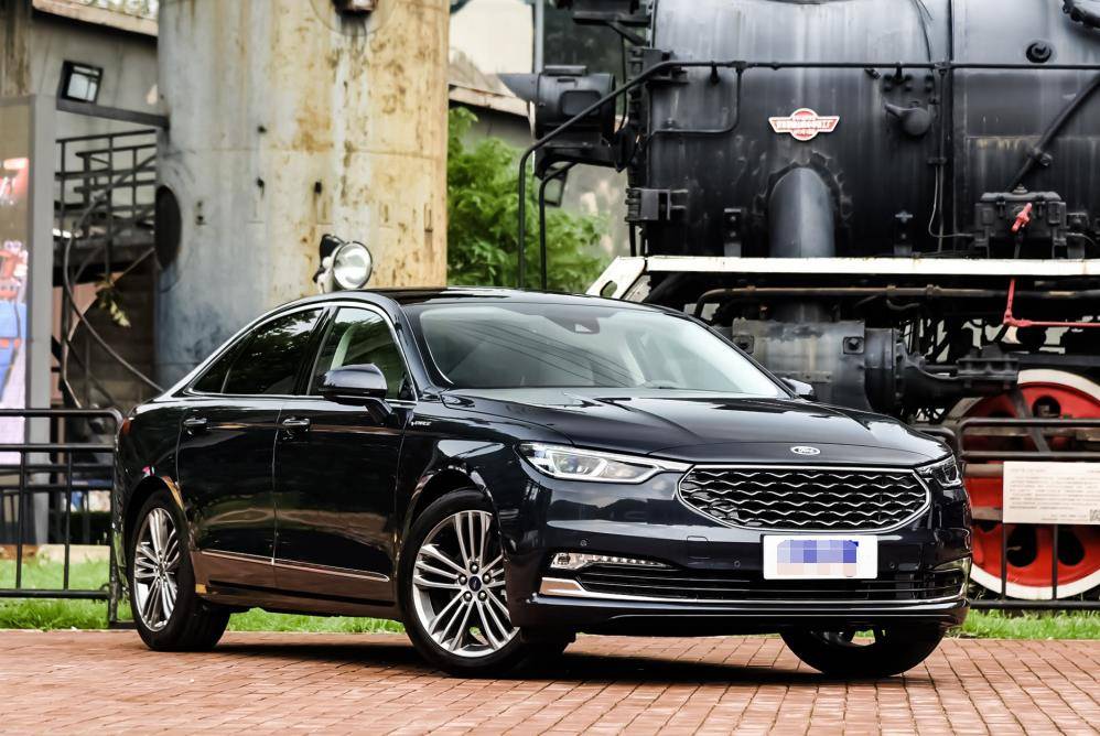 福特金牛座动力系统搭载了2.