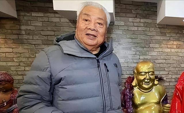 84岁朱龙广:太像佛祖被参拜,从不让妻子做饭,相爱可抵万难!