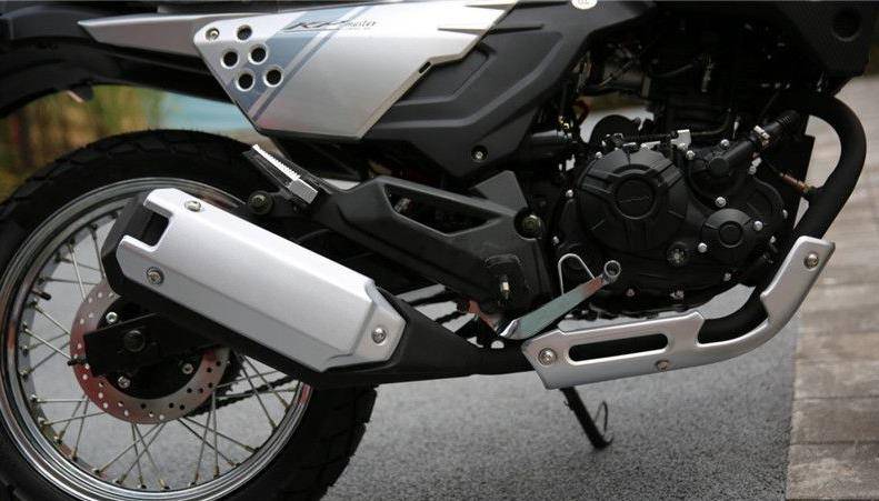 搭载全新水冷电喷单缸发动机动力总成方面,力帆kpm200搭载一款力帆