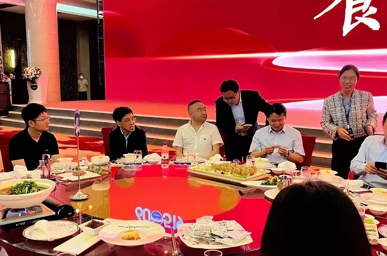 林园参加股东会_上市公司_身份_价格
