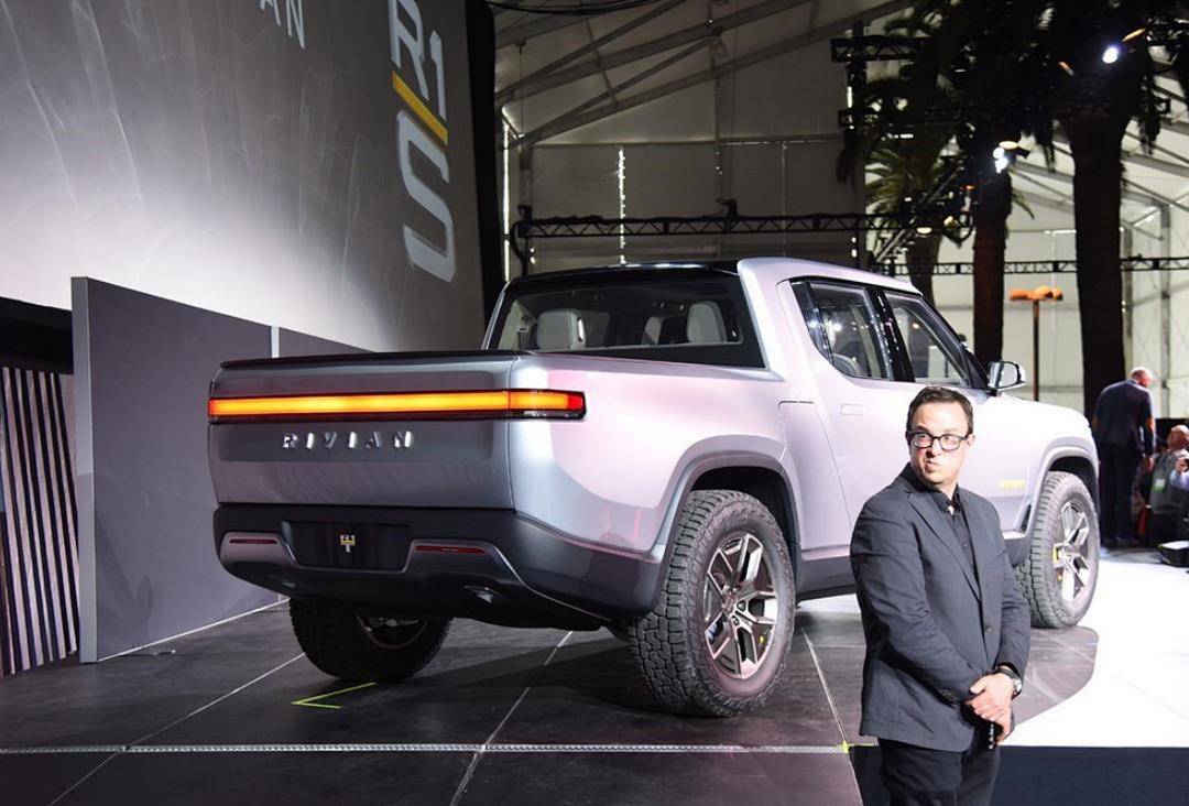 r1t皮卡实车,超跑级弹射起步_搜狐汽车_搜狐网