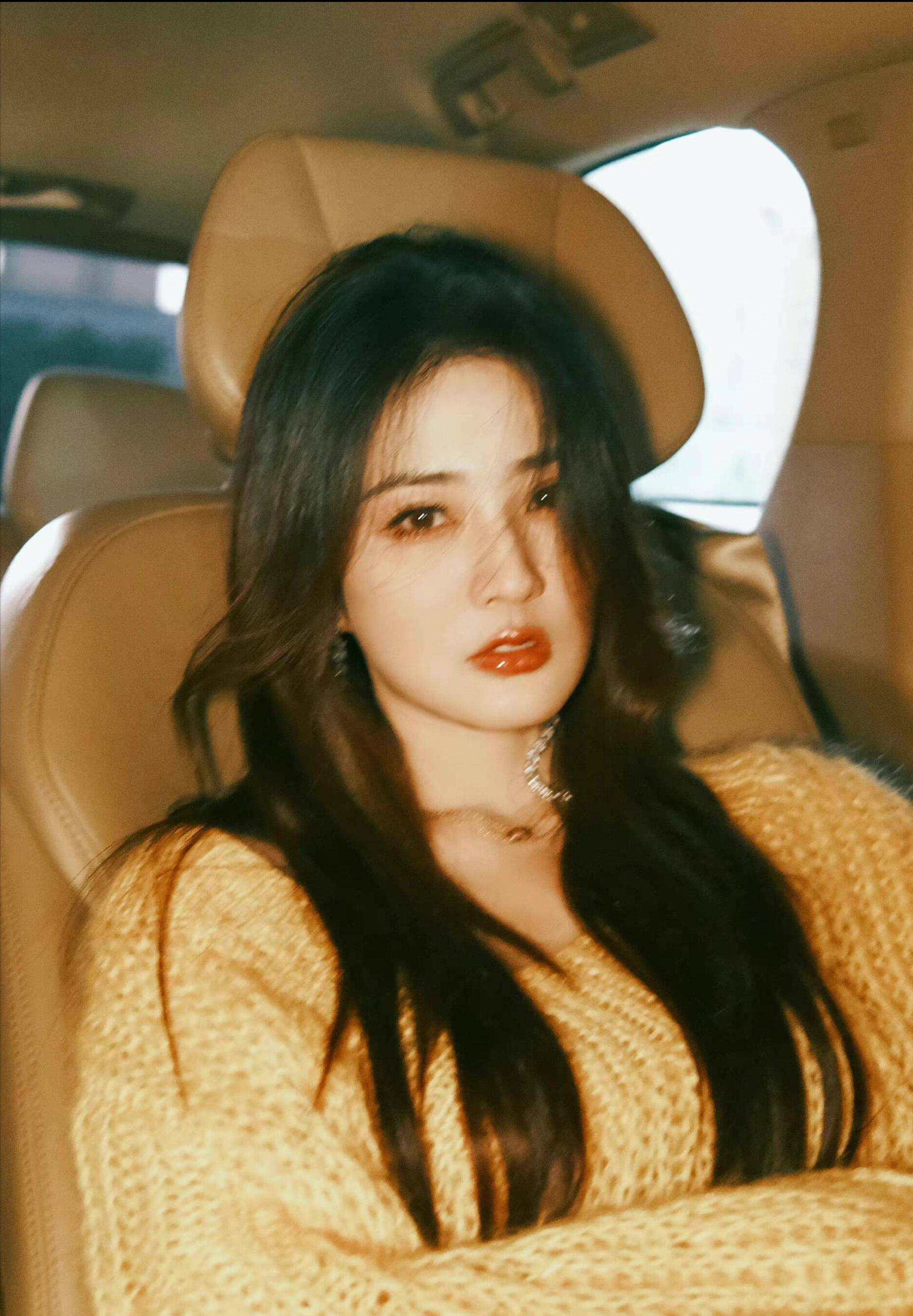 就连戚薇之前都夸徐璐的脸是水灵脸.