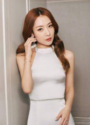 "京城四大美女"之一的白冰,曾经的校花,为何如今在娱乐圈不红了?