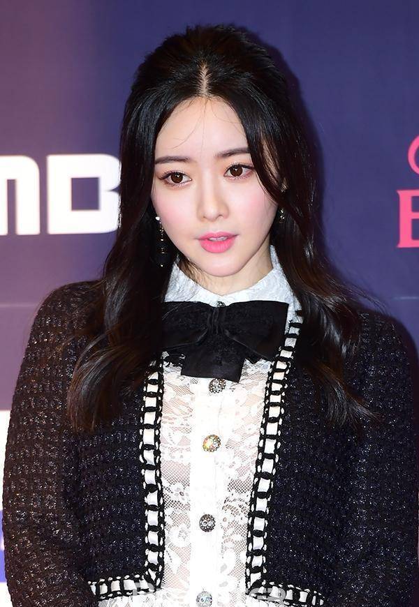 时隔六年,洪秀儿透露当初整容的原因:是为了在中国拍戏_机会_二线_姜