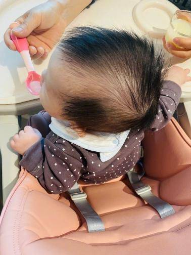 王灿带女儿探班老公杜淳,产女6个月恢复迅速,自曝只有96斤_老婆_妈妈