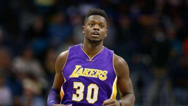 拿着900万合同很不合理,按照兰德尔的情况,肯定能够找到一份千万年薪