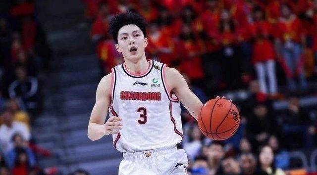 合同年,广东男篮会给胡明轩开出多少年薪呢?_周鹏_本赛季_时间