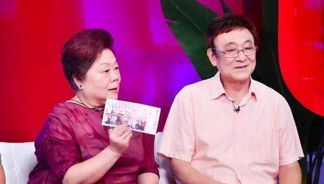 《十六岁的花季》剧组30年后重聚,为啥不见ta?_剧场_生活_张弘