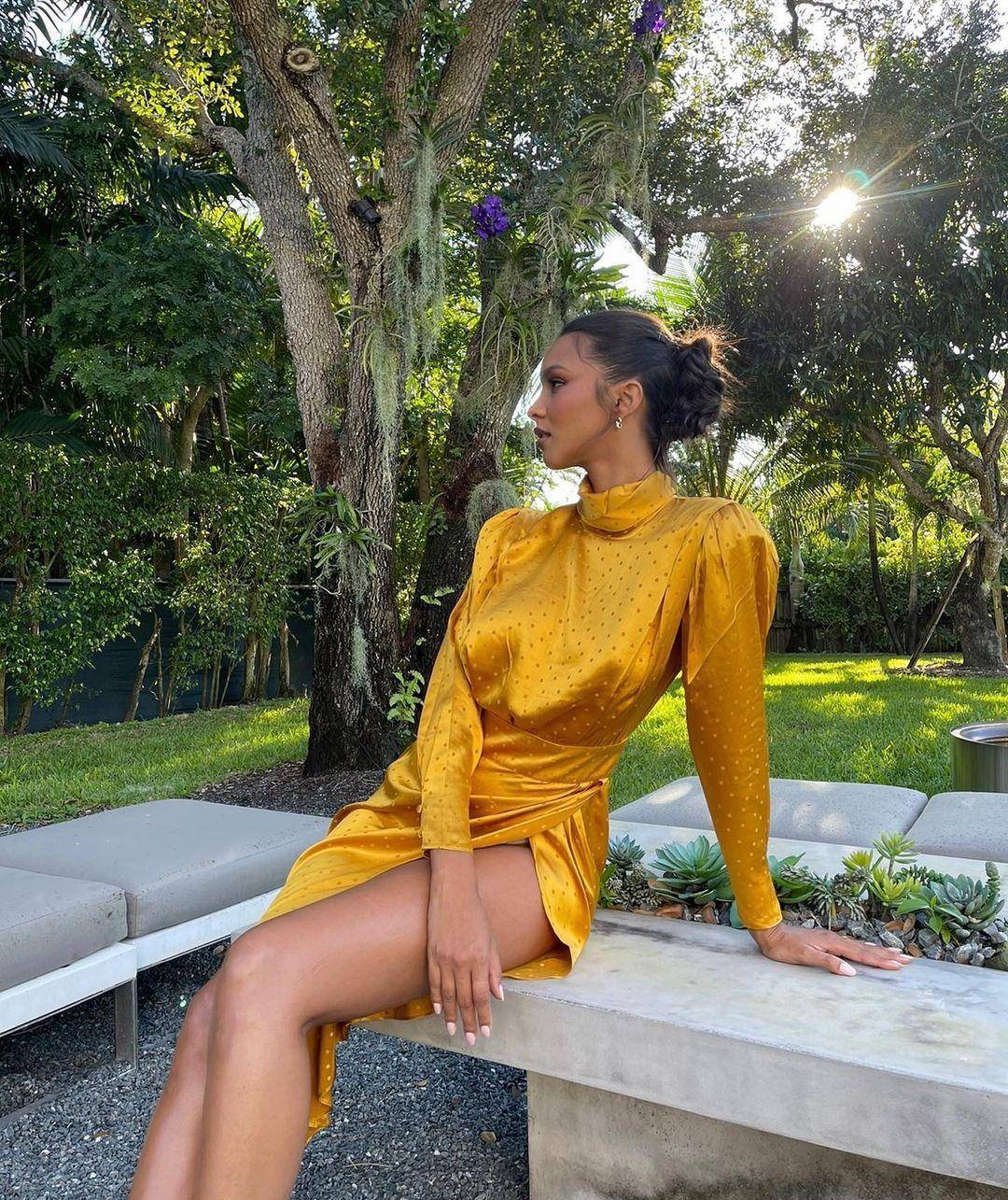 凹凸有致,诱人容貌,我最喜欢她的肤色:超模莱斯_维多利亚_巴西_秘密