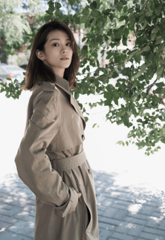 一张简单的prada合照,却让我看清了什么是"名利鄙视链"_蔡徐坤_热度