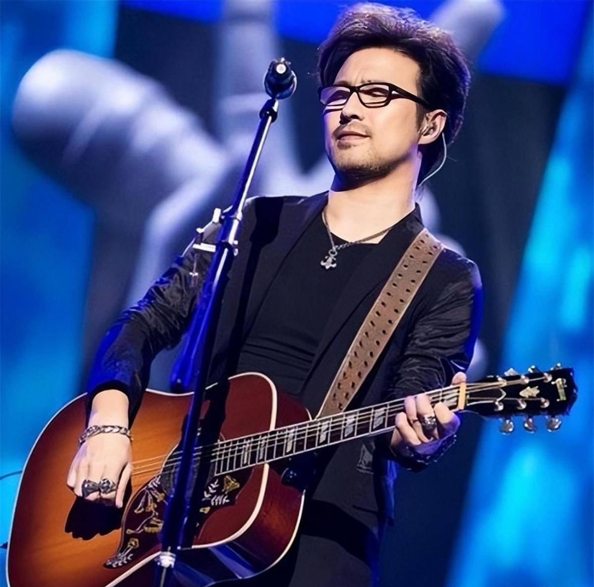 "过气歌手"的残酷真相,在汪峰身上表现得淋漓尽致_葛荟婕_感情_因为