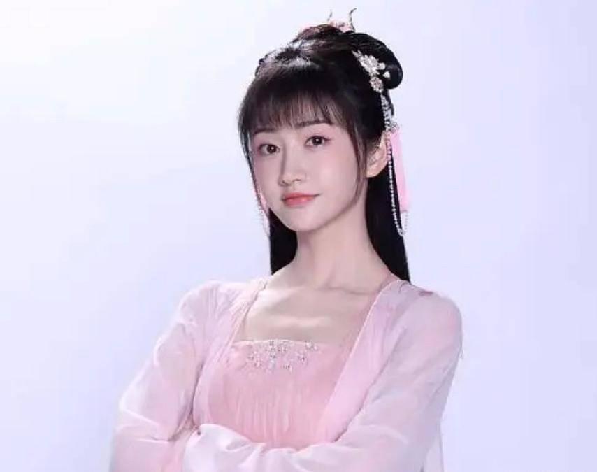 欢瑞公司新剧被吐槽,给自家男主精致造型,对女主却很不上心_景甜_成毅