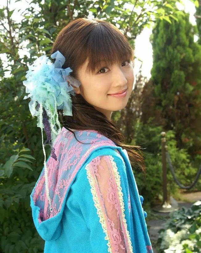 90年代的清纯偶像,婚姻坎坷,39岁想要上大学,小仓优子的人生路_时候