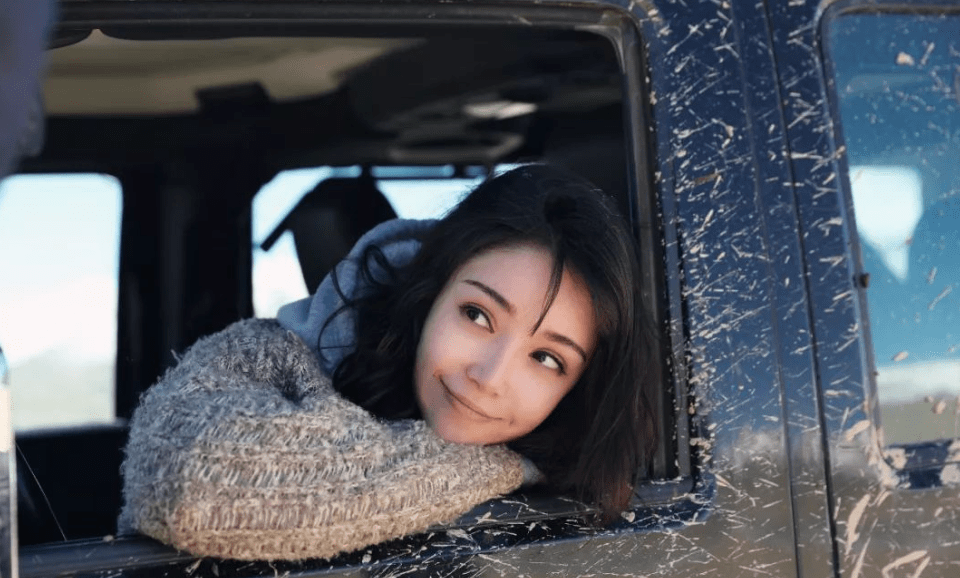 消失3个月的维妮娜从央视辞职,到国外上学深造,染金发模样大变_个人