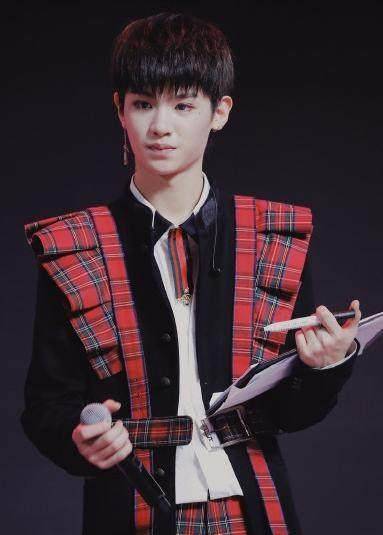 竟和蔡徐坤五次合作,justin也被搞懵了_偶像_欧阳靖_周洁琼