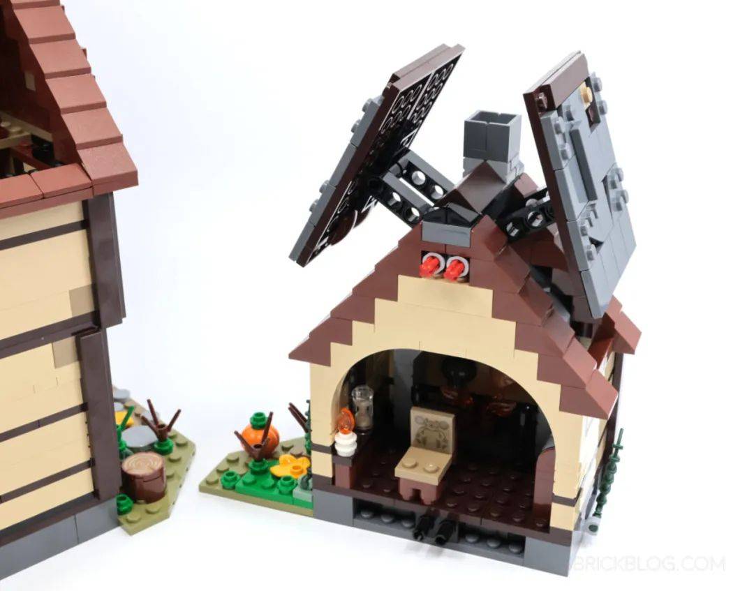 乐高IDEAS系列21341迪士尼女巫也疯狂：桑德森姐妹的魔法屋测评_搜狐网