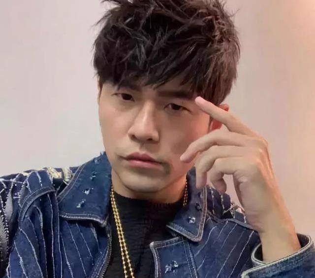 王源周杰伦铁定出演《极限特工4》女一号是腿长3尺4的"龙女郎"_成龙