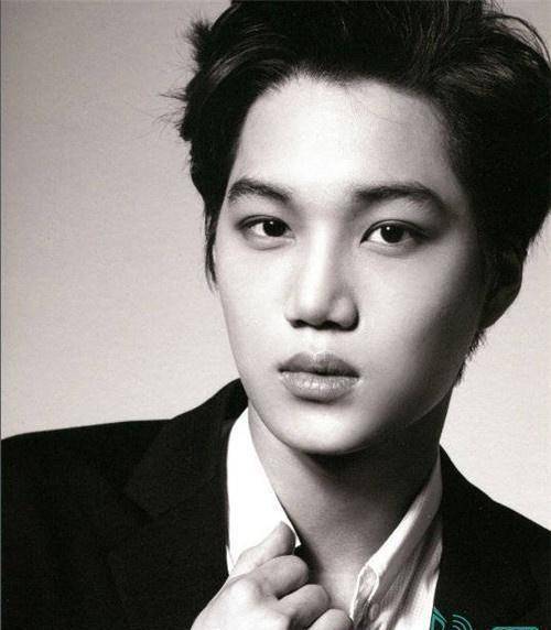 前段时间,天团exo的成员金钟仁kai被媒体拍到了和blackpink成员jennie