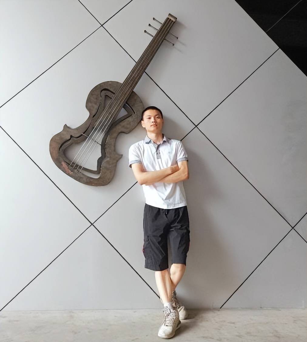高考702分学霸想去北大见韦神，韦东奕回济南老家，久违露出笑脸-韦东奕多少分考的北大