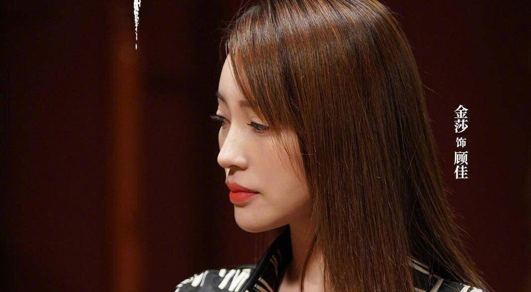 郝蕾怼了金莎,就连章子怡在言语上也是非常激动,她认为金莎和金子涵是