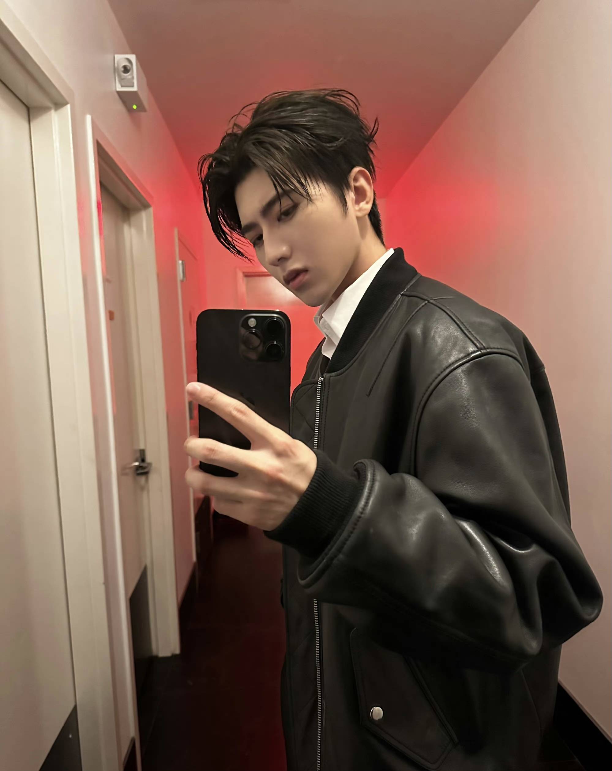 下个月新加坡演唱会如期举行!_回应_网友_李易峰