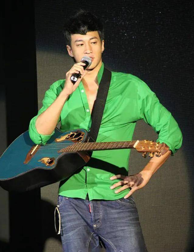 何润东的谦逊人生,和他生命中深爱的一个女人_演艺圈_父亲_低调