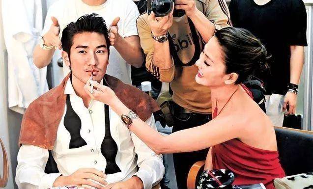 高以翔母亲反安慰工作人员,经纪人辟谣浙卫"救援缓慢"_宁波_人生_世界