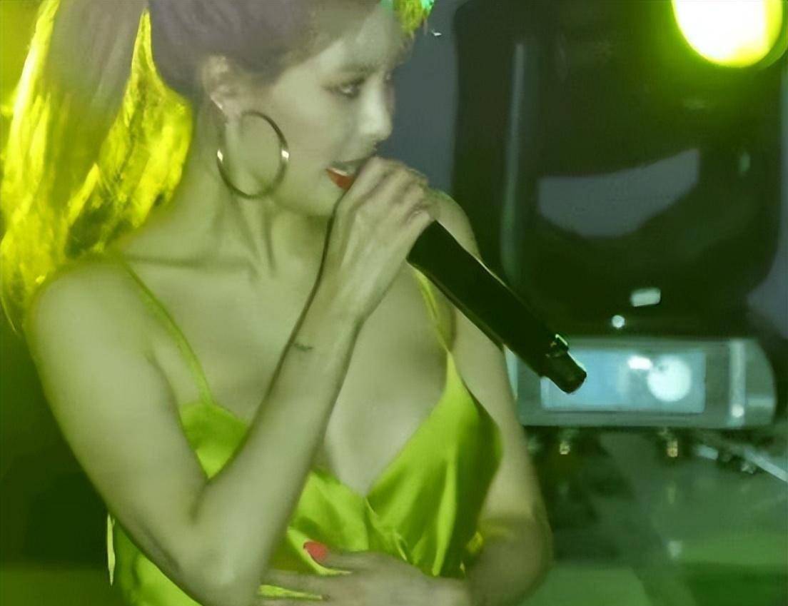 号称"韩国美腿第一"的宣美,在表演时也遇到过和金泫雅类似的情况,但她