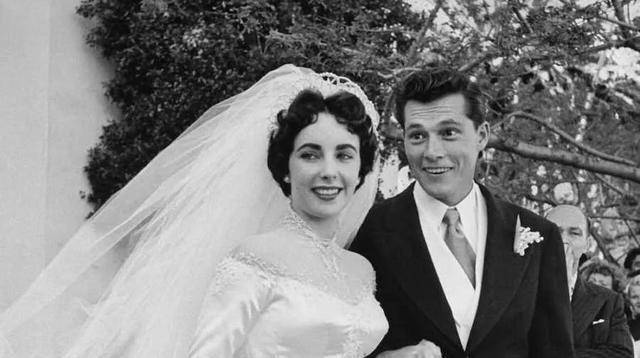 我什至不记得我前夫的名字,在调情方面没有人能比得上她_莎莎_妈妈