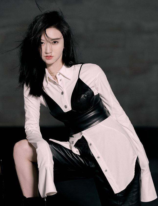 景甜造型越来越时髦!