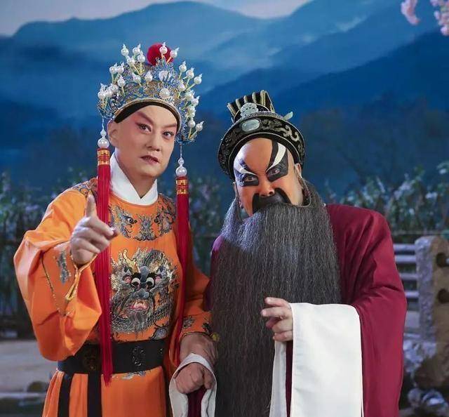 言兴朋和关栋天离开舞台,许多京剧名家机会也更多了_于魁智_当红_新编
