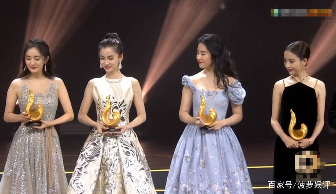 大家都手牵手走秀,杨幂刘亦菲偏偏不一样_画面_杨颖_件物品