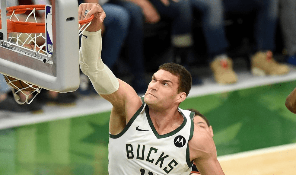 尽管一份千万级别的年薪不能吸引到像布朗或是洛佩兹这样都是攻防俱佳