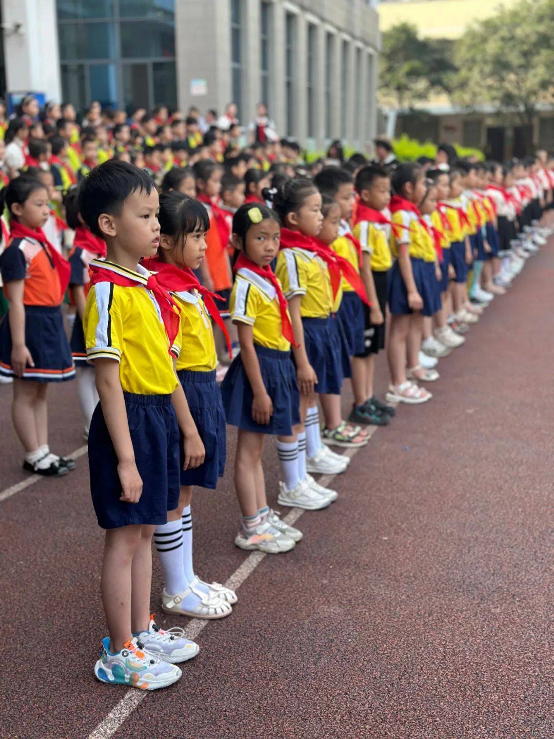 桂林市南溪山小学庆"六一"文艺汇演暨少先队新队员入队仪式_活动