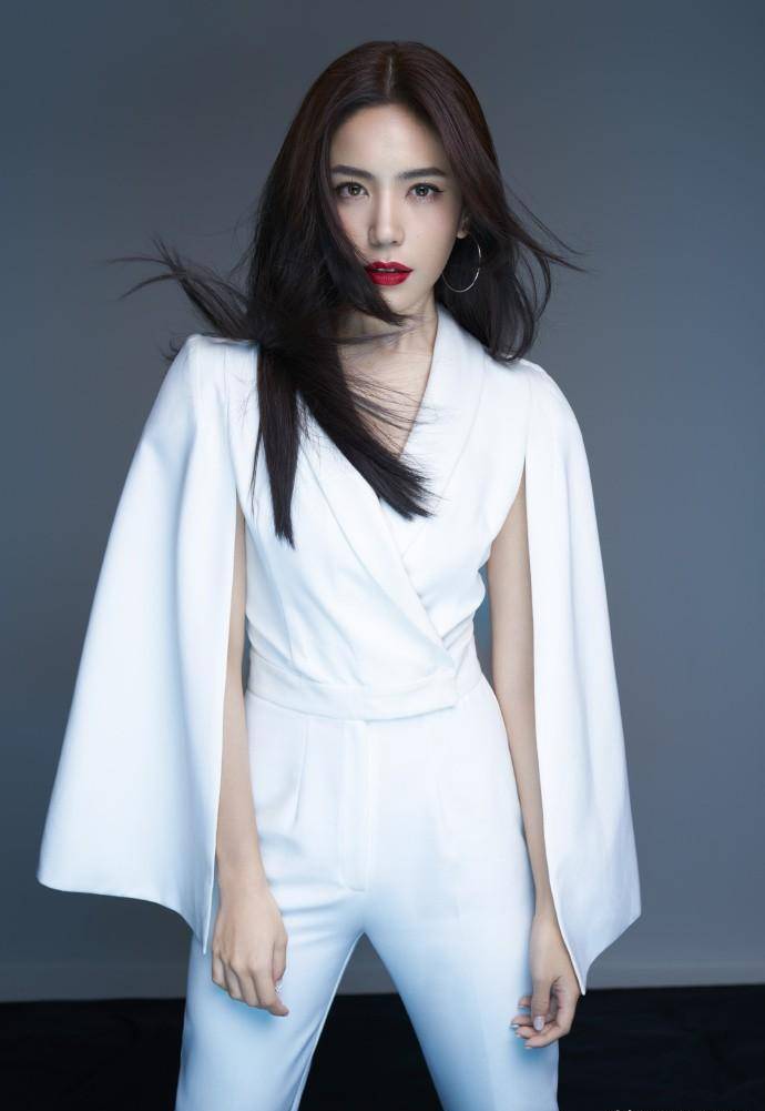 比殷桃更像万人迷,《爱的理想生活里》颜值担当—夏若妍你爱了吗